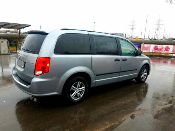 Dodge Grand Caravan V, 7 мест, 2013 г.