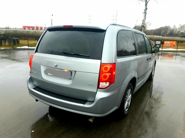Dodge Grand Caravan V, 7 мест, 2013 г.