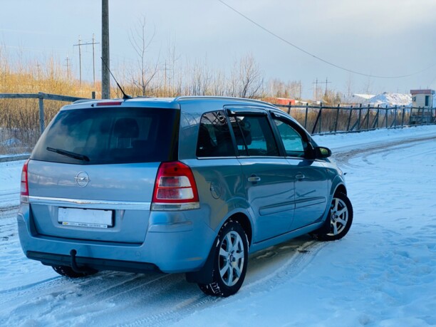 Opel Zafira B · Рестайлинг, 7 мест, 2009 г.