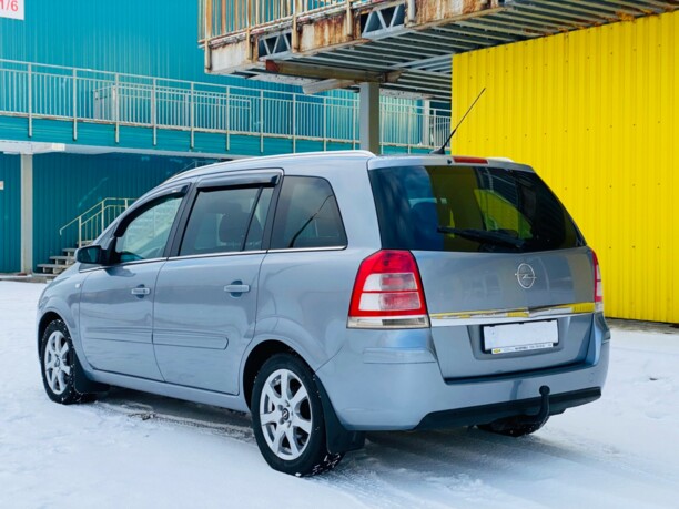 Opel Zafira B · Рестайлинг, 7 мест, 2009 г.