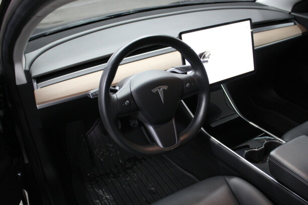 Tesla Model 3, 2018 г.