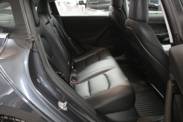 Tesla Model 3, 2018 г.