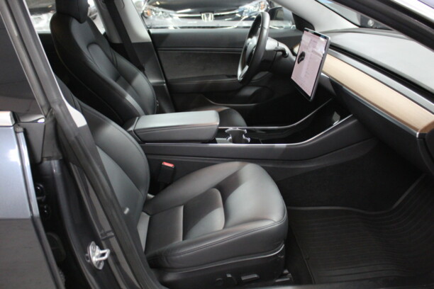 Tesla Model 3, 2018 г.
