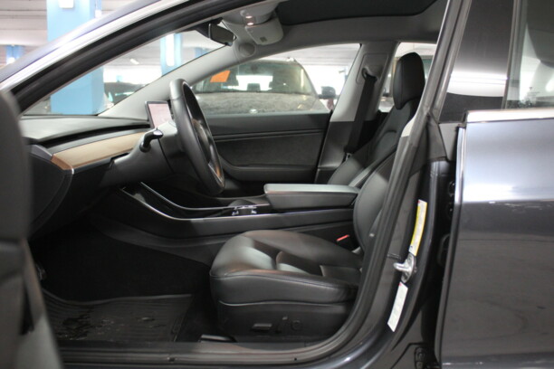 Tesla Model 3, 2018 г.