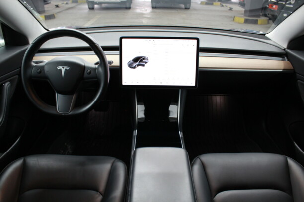 Tesla Model 3, 2018 г.