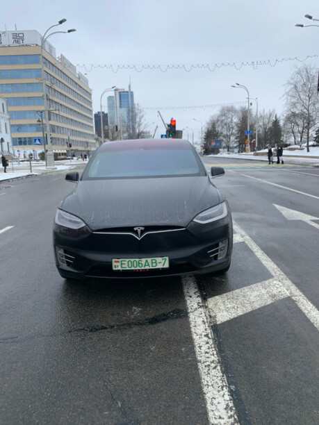 Tesla Model X, 6 мест, 2016 г.