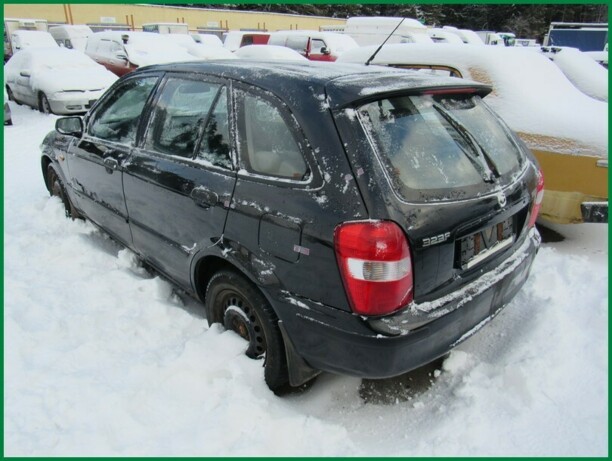 Mazda 323F, 1998 г.