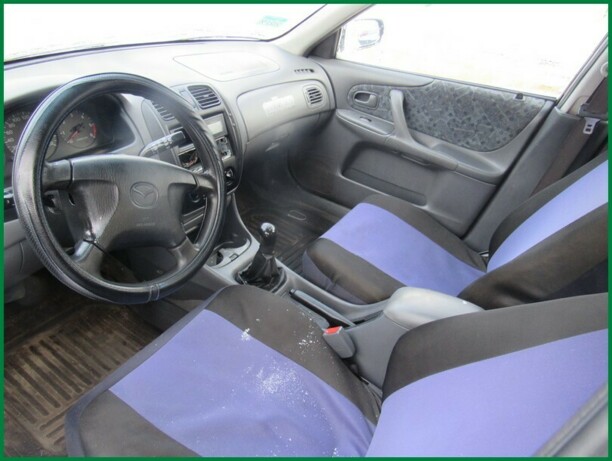 Mazda 323F, 1998 г.