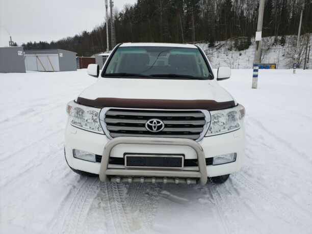 Toyota Land Cruiser J200, 7 мест, 2011 г.