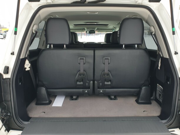 Toyota Land Cruiser J200, 7 мест, 2011 г.