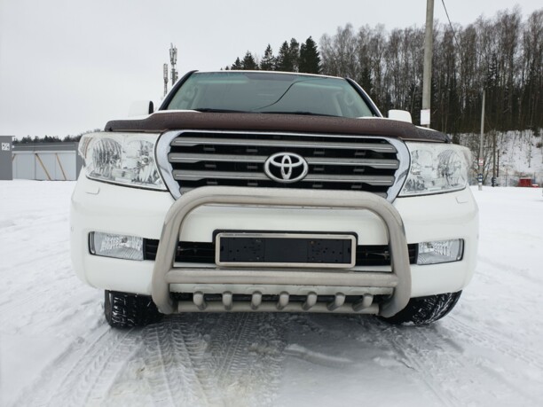 Toyota Land Cruiser J200, 7 мест, 2011 г.