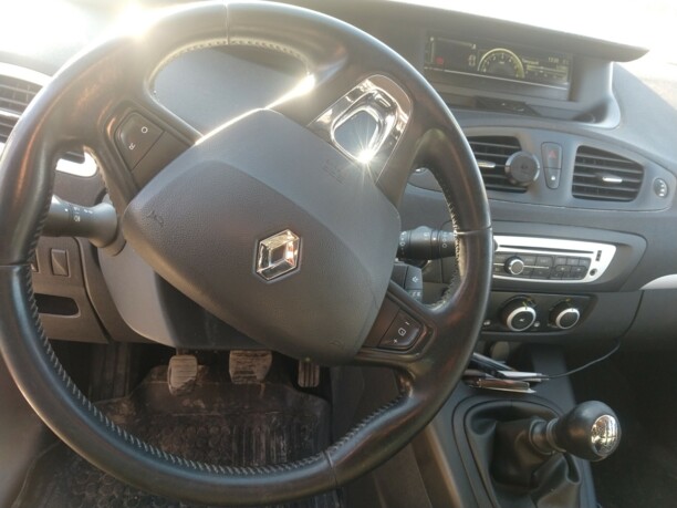 Renault Grand Scenic III · 2-й рестайлинг, 7 мест, 2014 г.