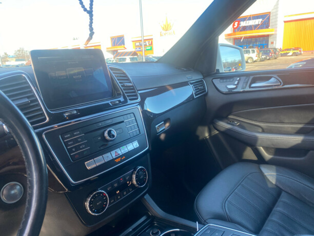 Mercedes-Benz GLS X166, 7 мест, 2017 г.