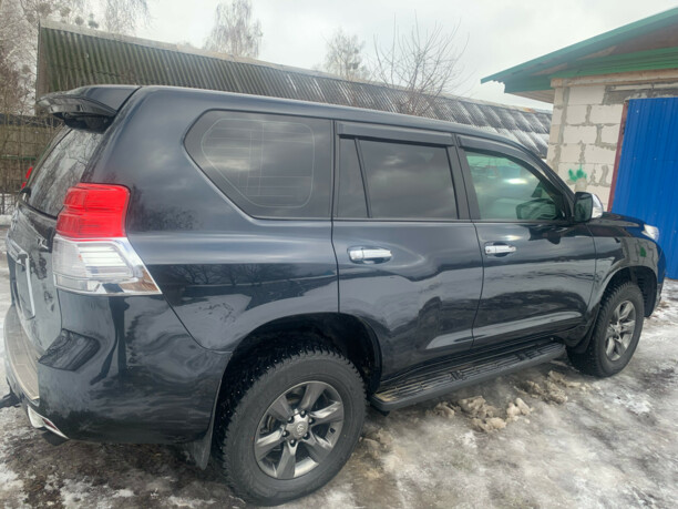 Toyota Land Cruiser Prado J150, 7 мест, 2011 г.