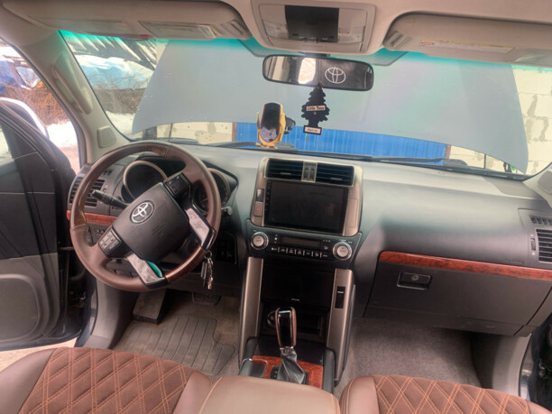 Toyota Land Cruiser Prado J150, 7 мест, 2011 г.