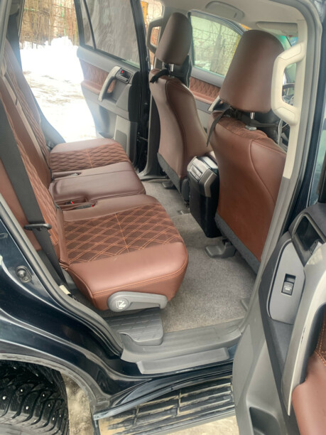 Toyota Land Cruiser Prado J150, 7 мест, 2011 г.