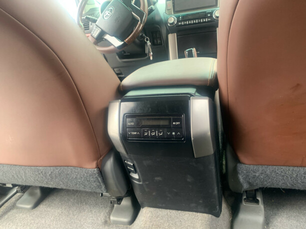 Toyota Land Cruiser Prado J150, 7 мест, 2011 г.