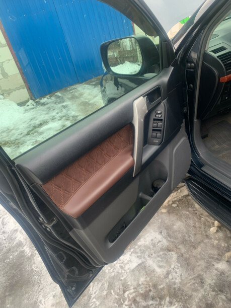 Toyota Land Cruiser Prado J150, 7 мест, 2011 г.