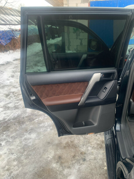 Toyota Land Cruiser Prado J150, 7 мест, 2011 г.