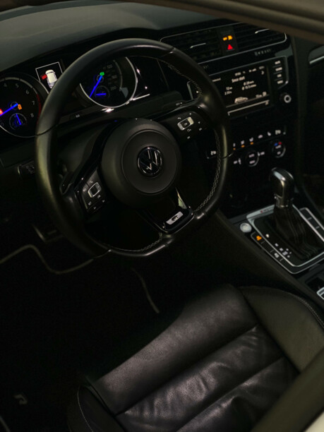 Volkswagen Golf R VII, 2015 г.
