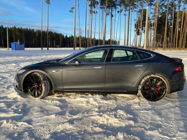 Tesla Model S I, 2015 г.
