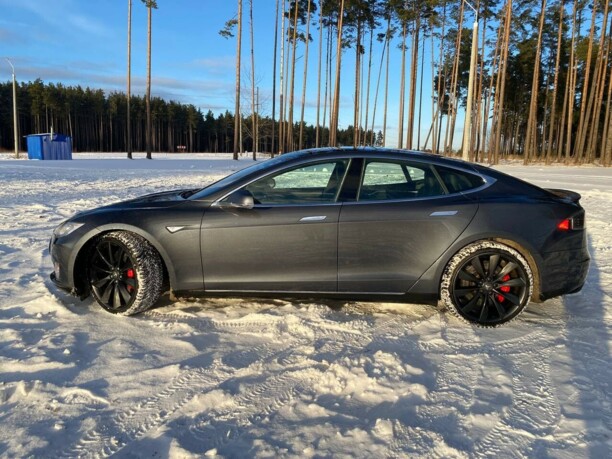 Tesla Model S I, 2015 г.