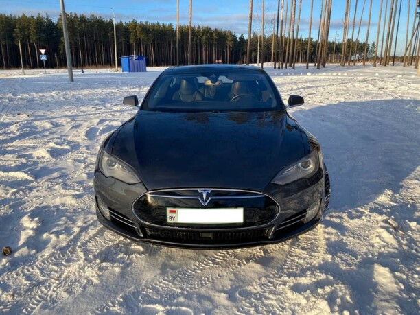 Tesla Model S I, 2015 г.