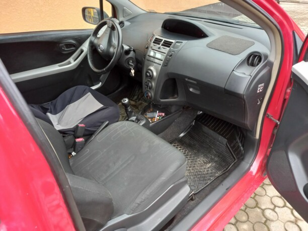 Toyota Yaris II (XP9) · Рестайлинг, 2009 г.