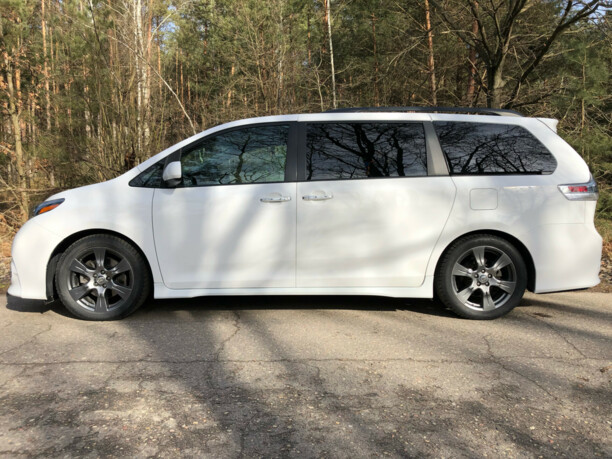 Toyota Sienna III (XL30), 7 мест, 2017 г.