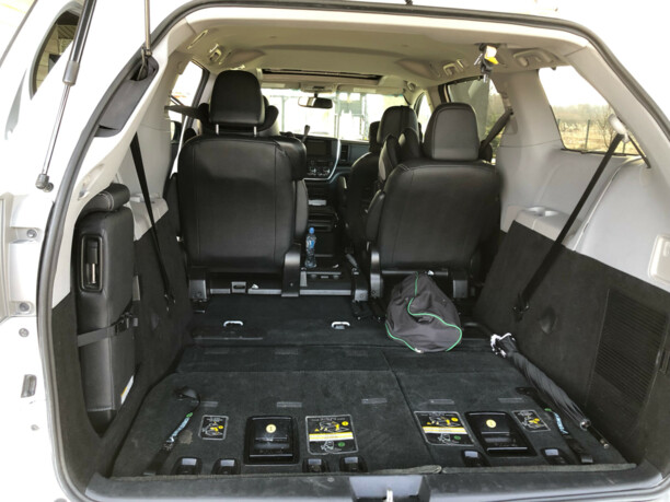 Toyota Sienna III (XL30), 7 мест, 2017 г.