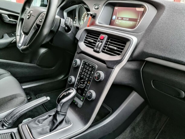 Volvo V40 II · Рестайлинг, 2018 г.
