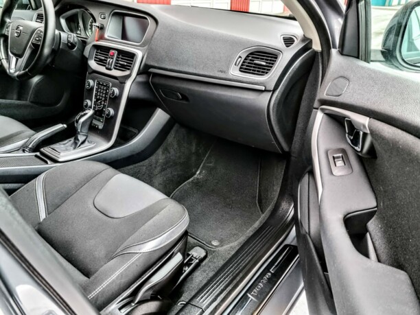 Volvo V40 II · Рестайлинг, 2018 г.