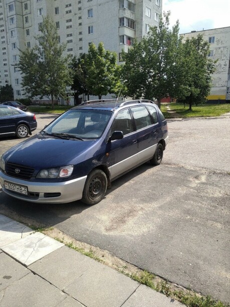 Toyota Picnic I, 7 мест, 1998 г.