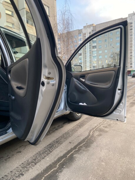 Toyota Yaris I (P1) · Рестайлинг, 2004 г.