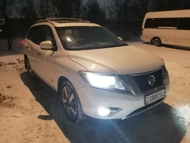 Nissan Pathfinder R52, 7 мест, 2014 г.