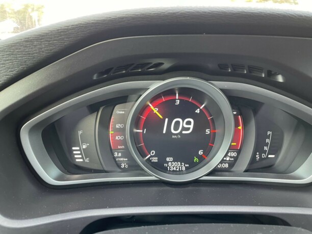 Volvo V40 II · Рестайлинг, 2018 г.