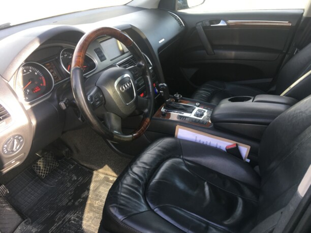 Audi Q7 4L, 7 мест, 2007 г.