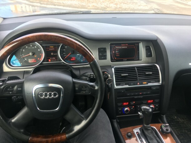 Audi Q7 4L, 7 мест, 2007 г.