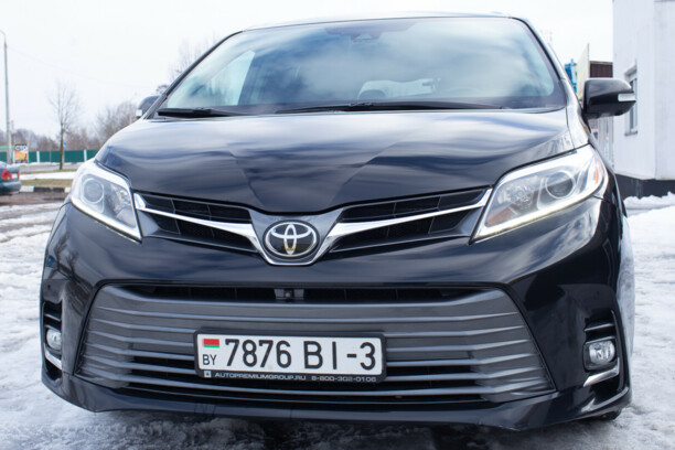 Toyota Sienna III (XL30), 7 мест, 2018 г.