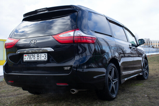 Toyota Sienna III (XL30), 7 мест, 2018 г.
