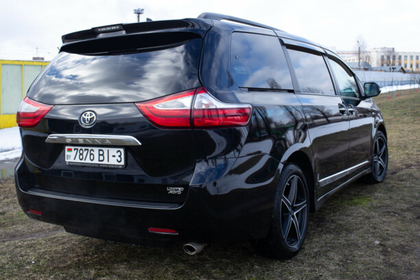 Toyota Sienna III (XL30), 7 мест, 2018 г.