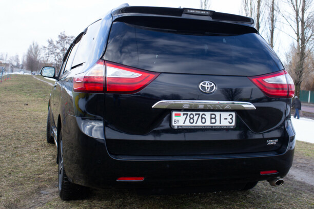 Toyota Sienna III (XL30), 7 мест, 2018 г.