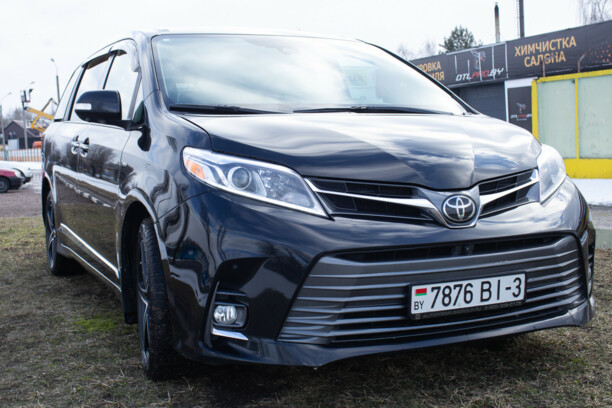 Toyota Sienna III (XL30), 7 мест, 2018 г.