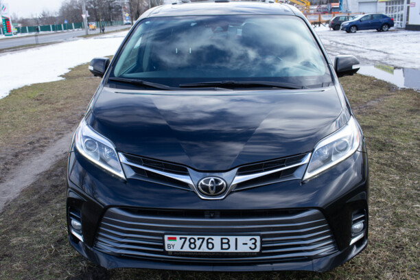 Toyota Sienna III (XL30), 7 мест, 2018 г.
