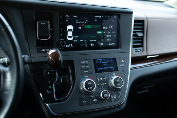 Toyota Sienna III (XL30), 7 мест, 2018 г.