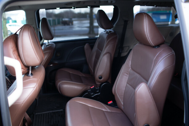 Toyota Sienna III (XL30), 7 мест, 2018 г.