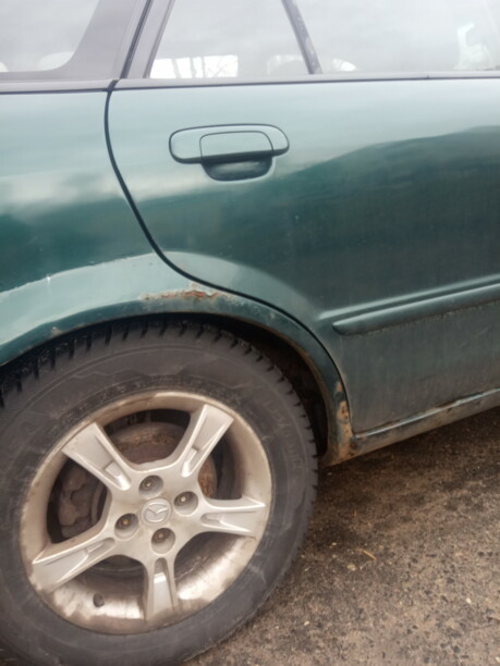 Mazda 323F, 2001 г.