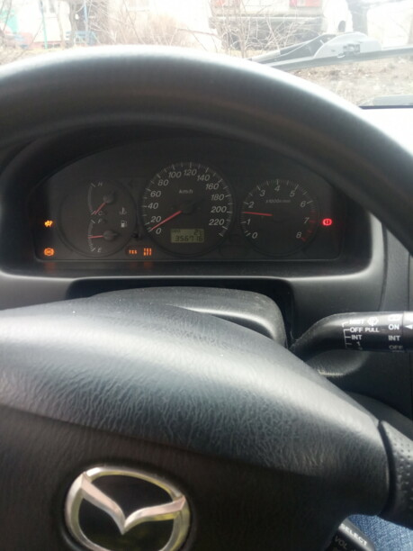Mazda 323F, 2001 г.