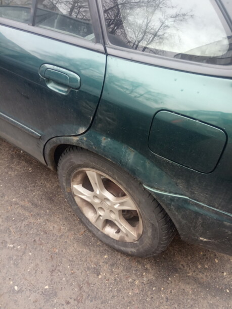 Mazda 323F, 2001 г.