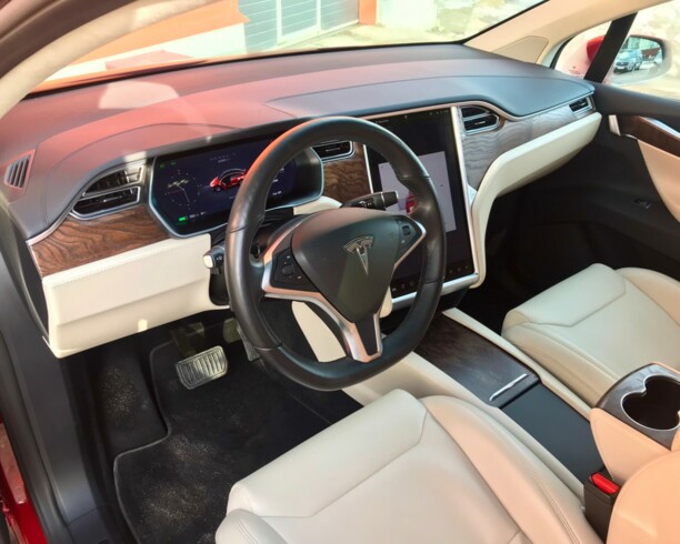Tesla Model X, 2018 г.